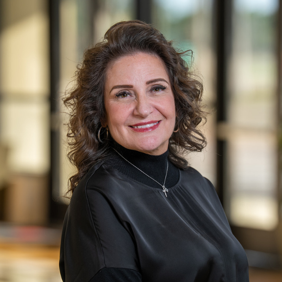 Deanne Branham Headshot